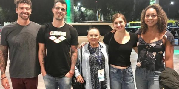 Clínica Acuática Internacional, de gran aprendizaje para la entrenadora Amanda Moguel (Derecha a izquierda) Anthony Ervin (EU), Bruno Fratus (Brasil), maestra Amanda Moguel, Katie Meili (EU) y Lia Neal (EU).
