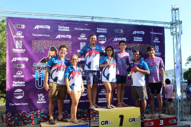 Delfines en Top 10 del Gran Reto Huatulco Foto 1