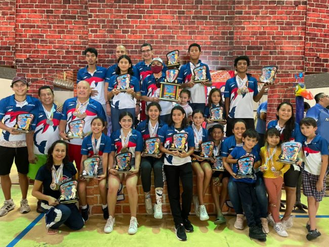 Delfines en la Copa Nutrias Foto 1