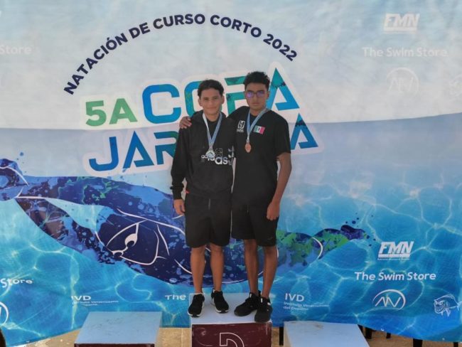 El Delfín entró al Top 10 Foto 2